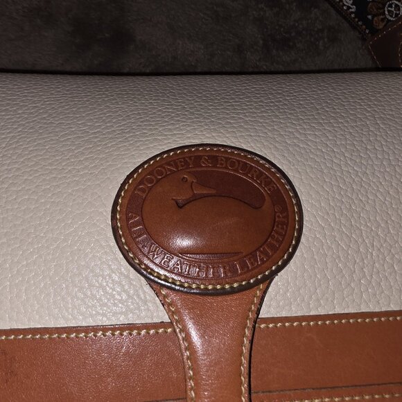 Vintage Dooney & Bourke Surrey Crossbody AWL Cream Tan USA + Boho Strap - Picture 10 of 16